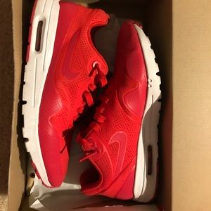 Nike ultra Moire with 3M