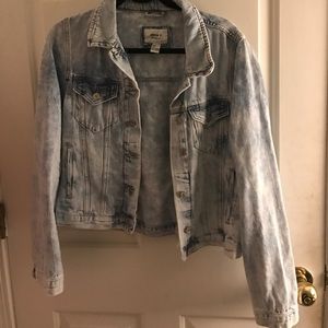 Distressed Jean Jacket 🤘🏼
