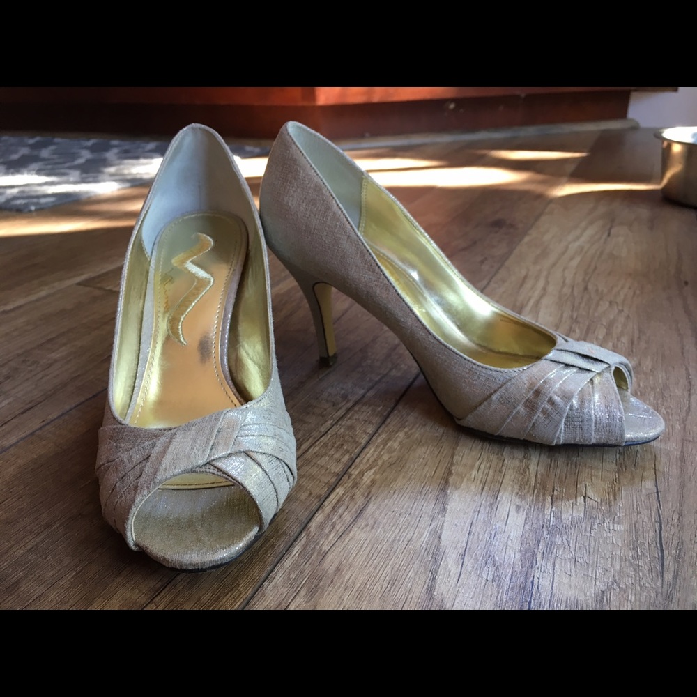 Nina champagne peep toe pumps