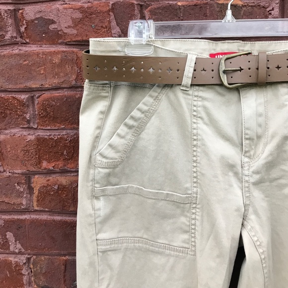 UNIONBAY Khaki Capris - Picture 2 of 7