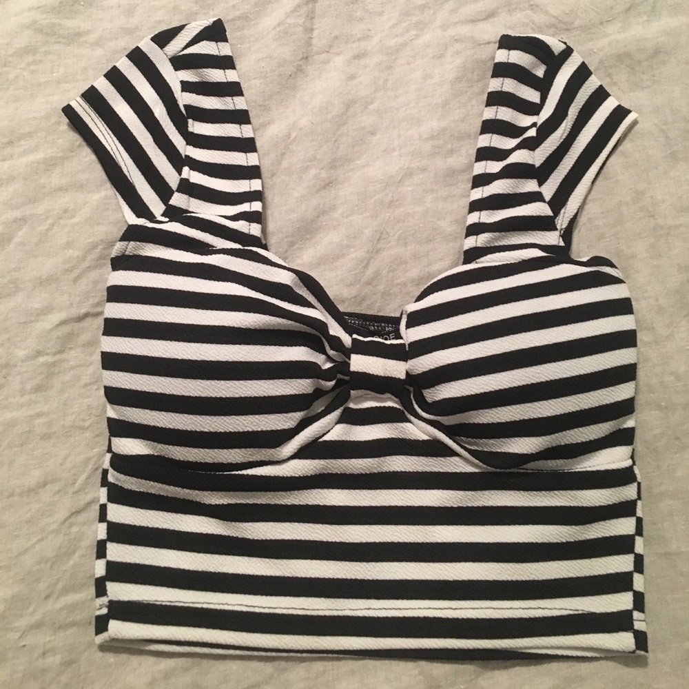Black/white striped crop top