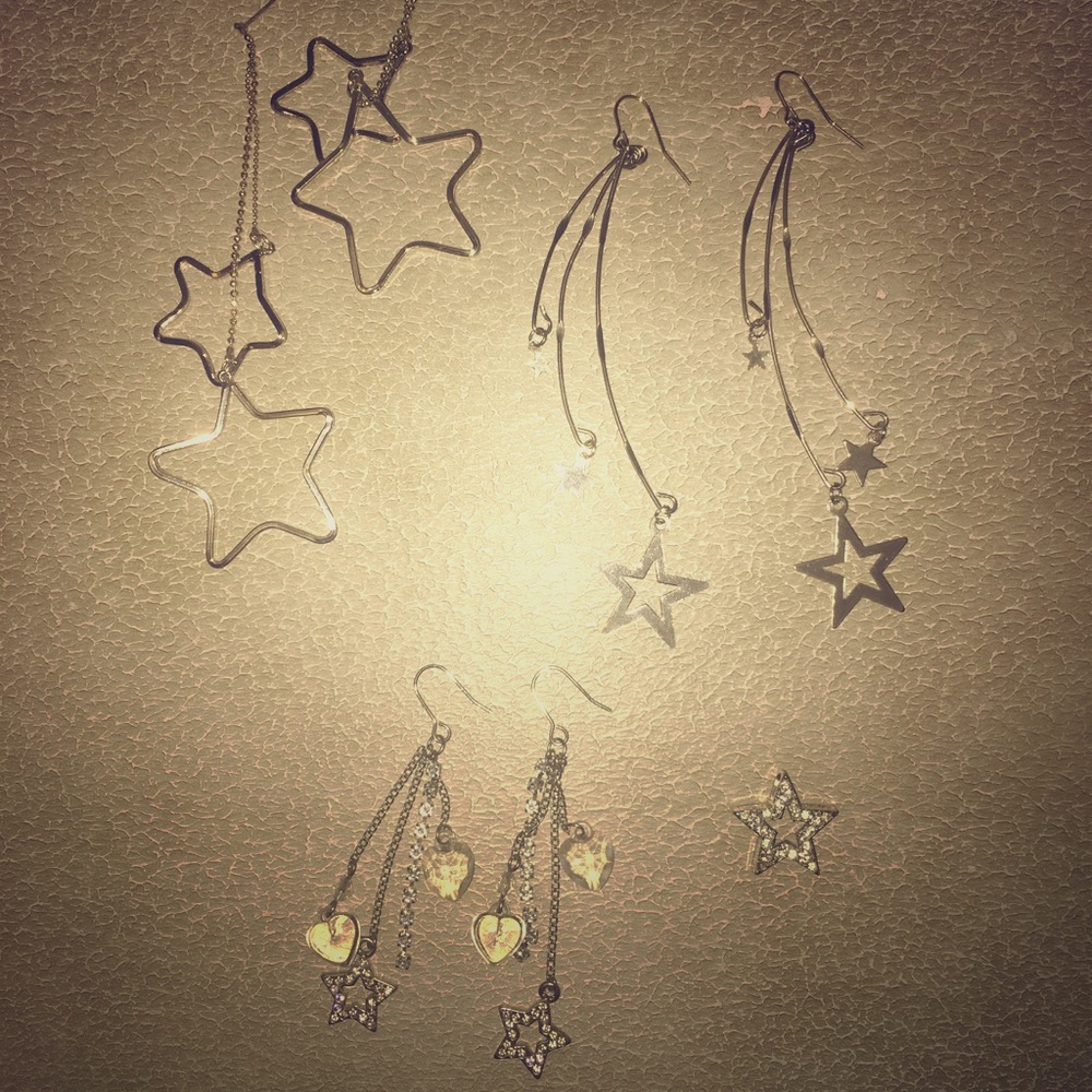 Lot of 3 pairs of Fashion ⭐️ earrings & pendant