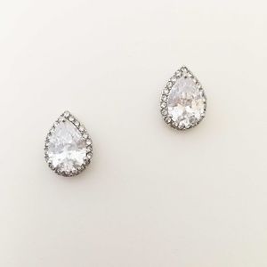 💧Brielle Teardrop Cubic Zirconia Stud Earrings