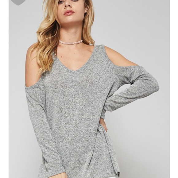 ❗️Last 1! LARGE Grey cold shoulder trendy top - Picture 2 of 5