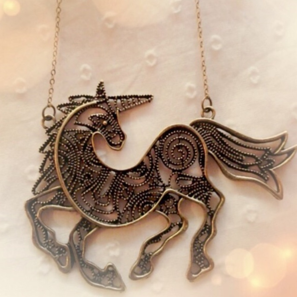 🦄 LAST ONE! Unicorn bib necklace 🦄