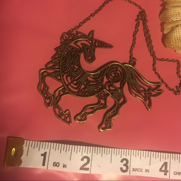 🦄 LAST ONE! Unicorn bib necklace 🦄 - Picture 3 of 4