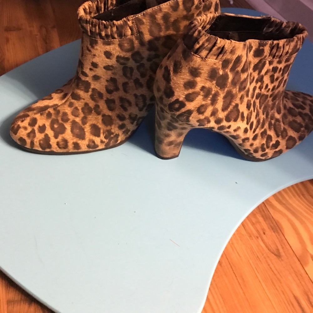 Leopard boots