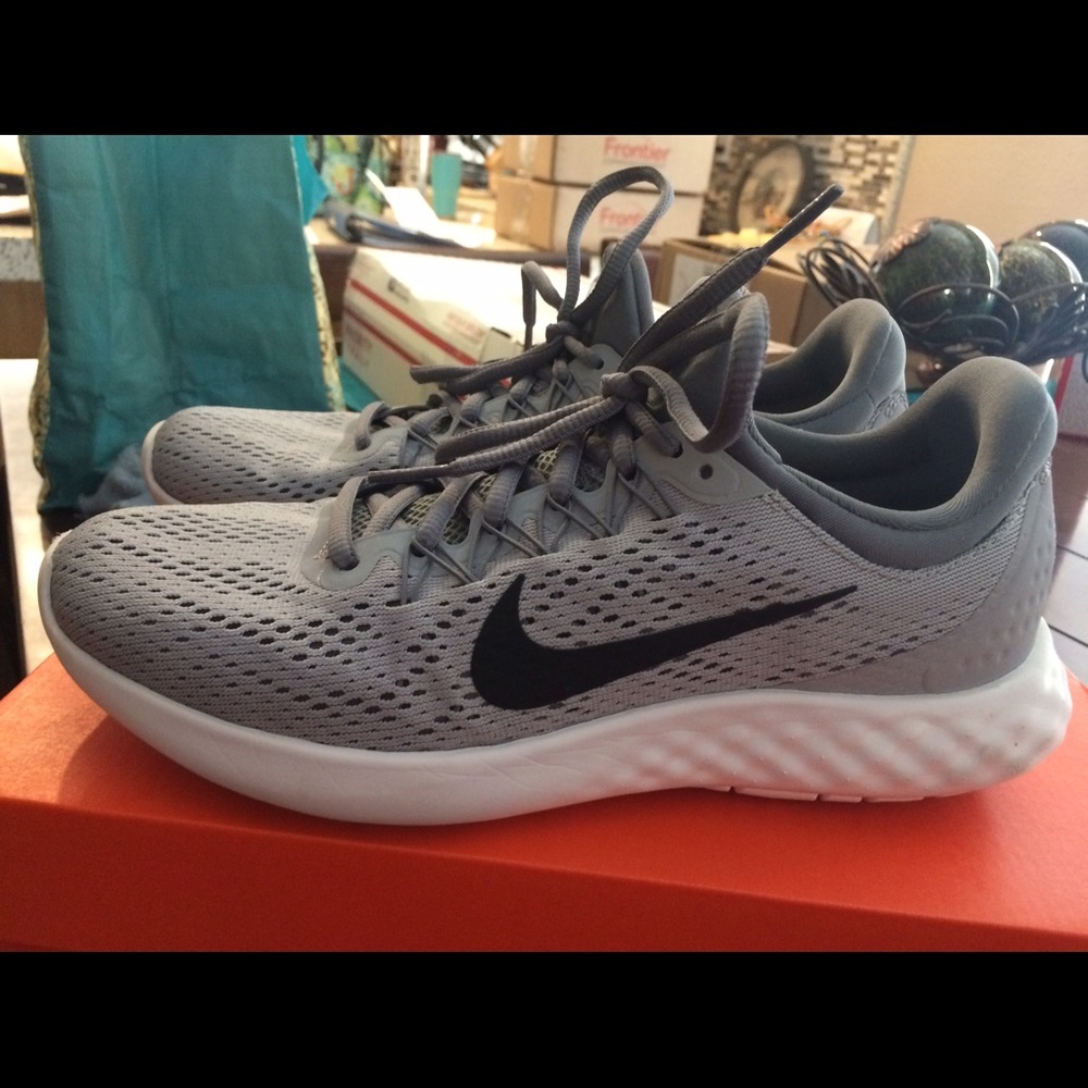 Womens Nike Lunar Skyelux Running Shoes