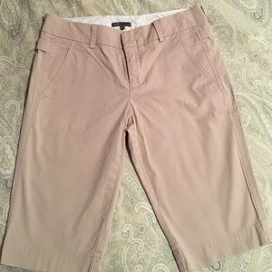 Vince Bermuda shorts size 4 light pink