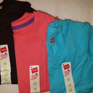 Girls Med Hanes Variety Bundle - 3 Tshirts, 2 Cami