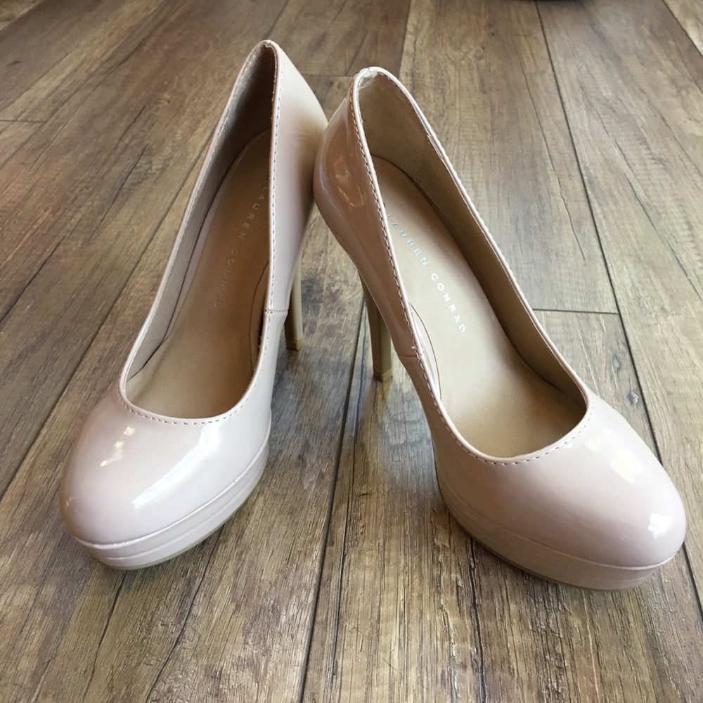 Lauren Conrad nude pumps