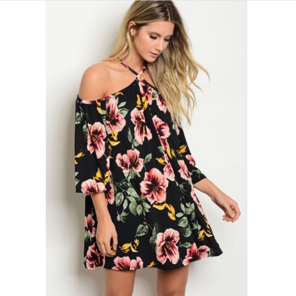 🎉LAST 2🎉 • Floral Cold Shoulder Swing Dress •
