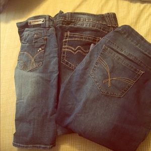 Lot of capris and jeans