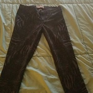 Very cute Skinny jeans NWT