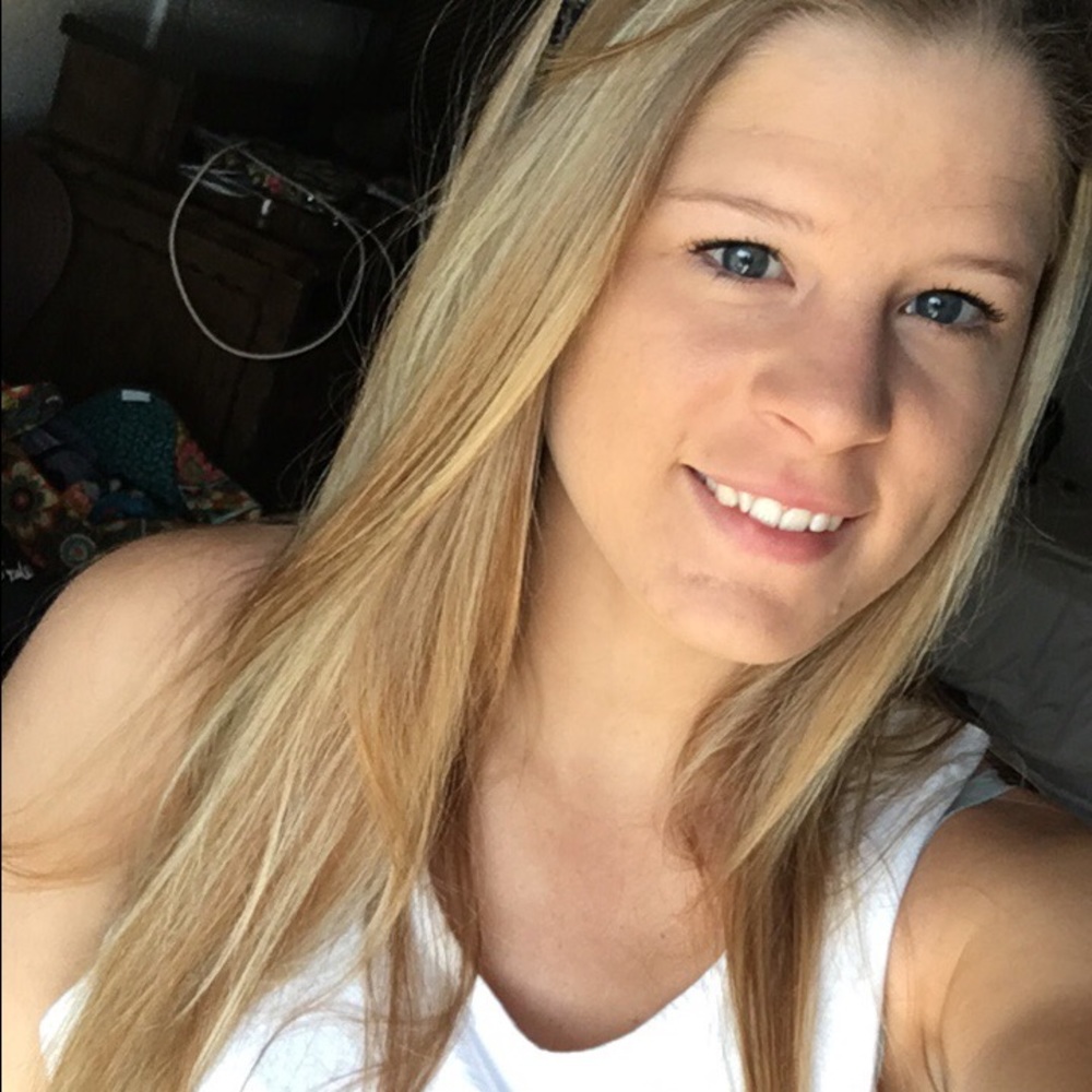 Meet your Posher, Courtney