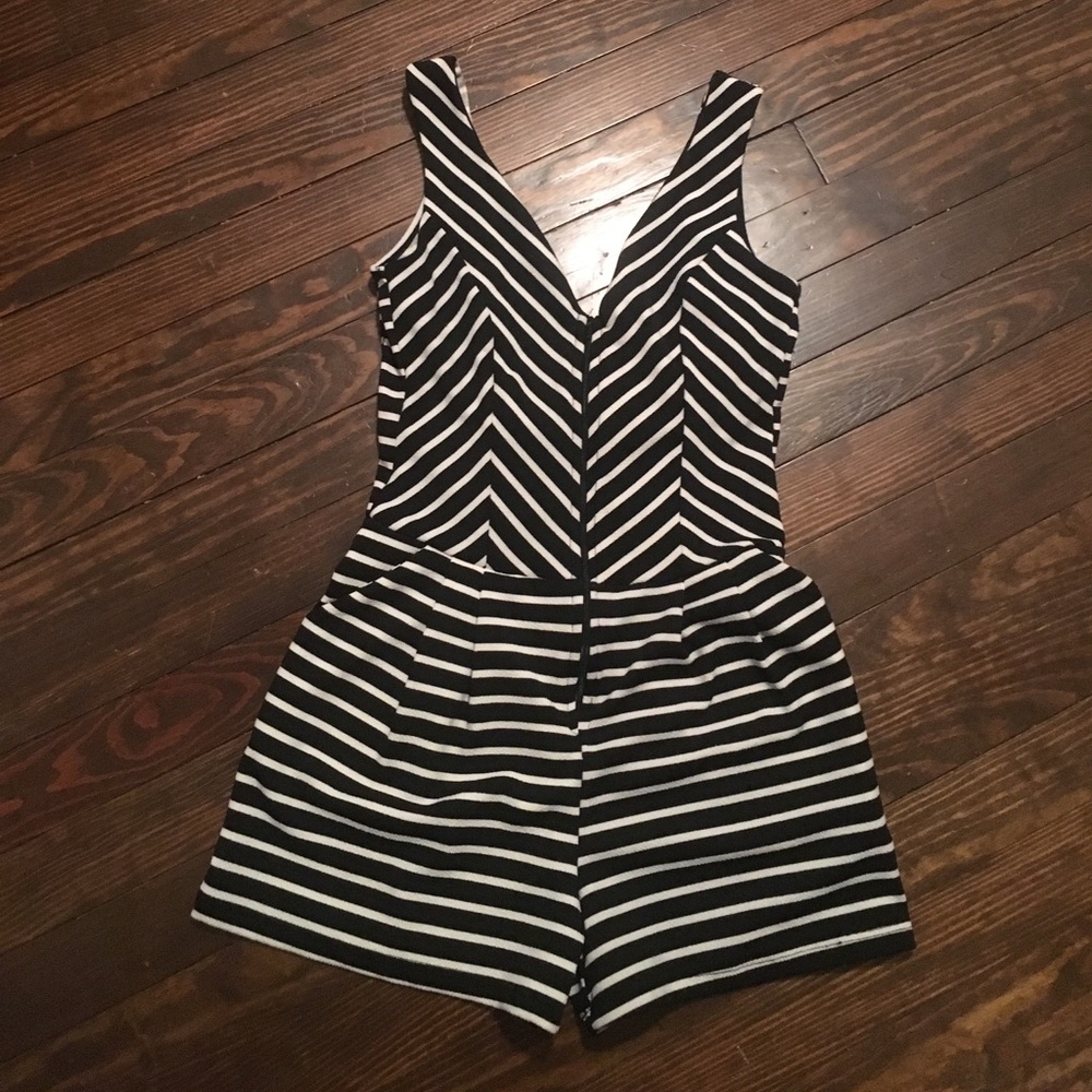 Black & white romper size small