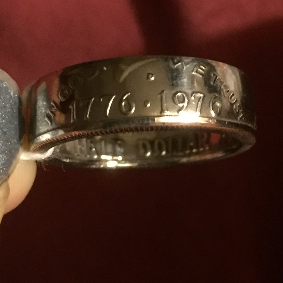 Bicentennial Half Dollar Coin Ring - Picture 2 of 5
