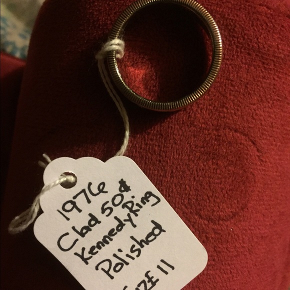 Bicentennial Half Dollar Coin Ring - Picture 3 of 5