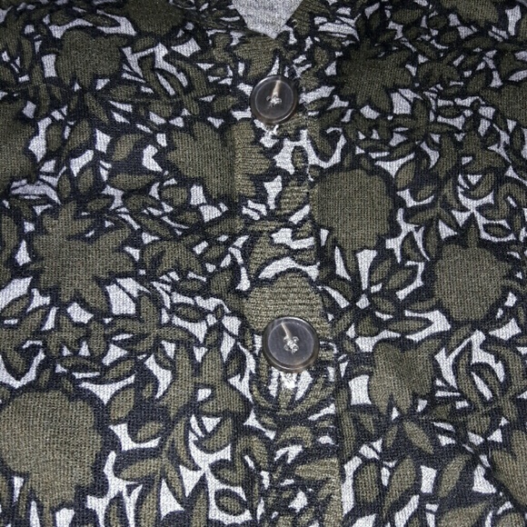 LOFT CARDIGAN SWEATER SIZE M - Picture 4 of 4