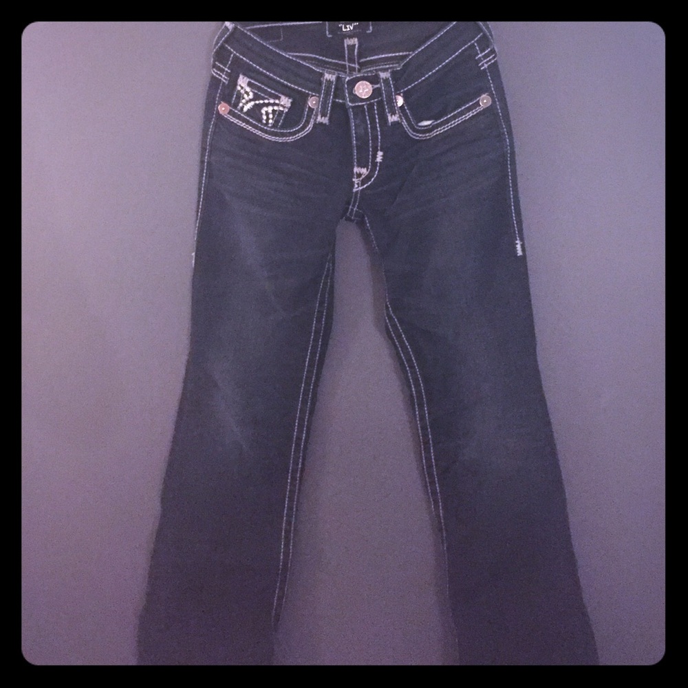 Big star dark wash jeans.