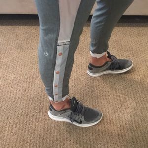 Lululemon Gray / White Athleisure Pants • Size 6