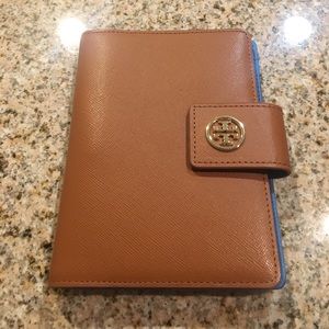 Tory Burch passport holder/wallet