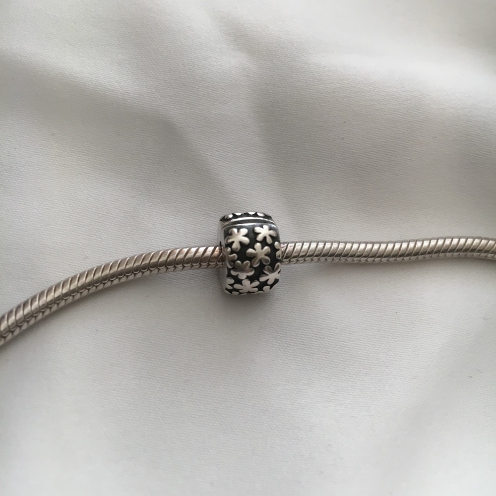 Pandora Flower Clip
