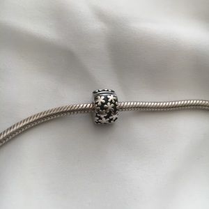 Pandora Flower Clip