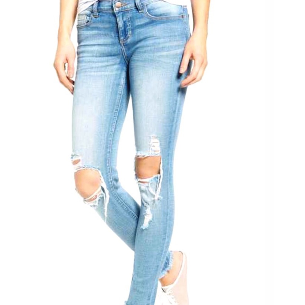 Bullhead Black Light Wash Ripped Skinny Jeans