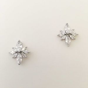 🎠Quinn Premium Cubic Zirconia Stud Earrings