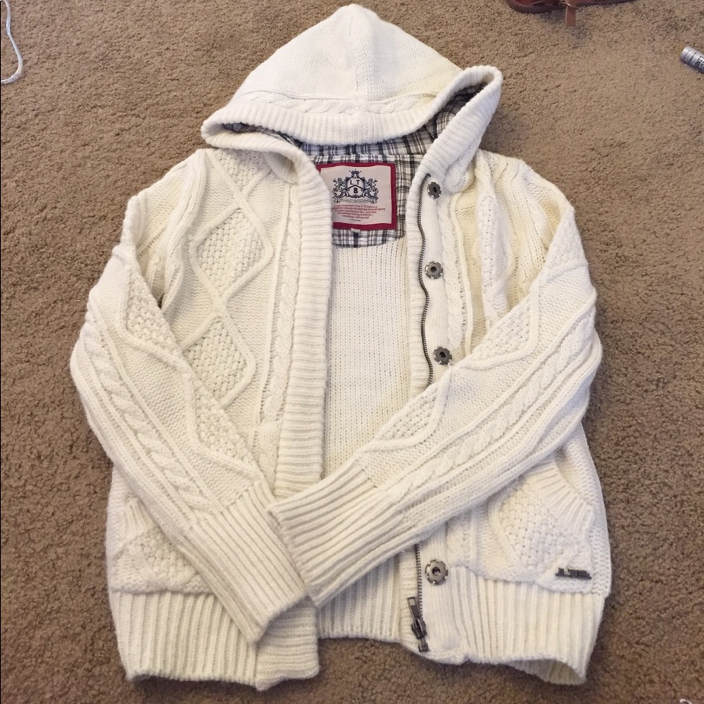 White knitted sweater