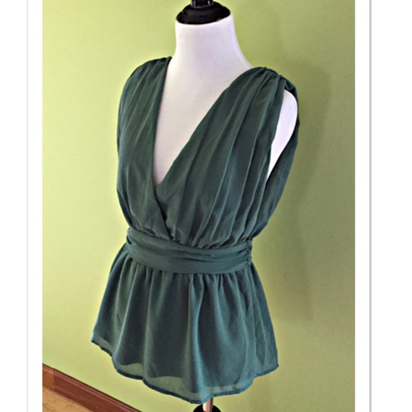 Lulus Tops - NWT Lulu's Green Draped Sleeveless Top Medium
