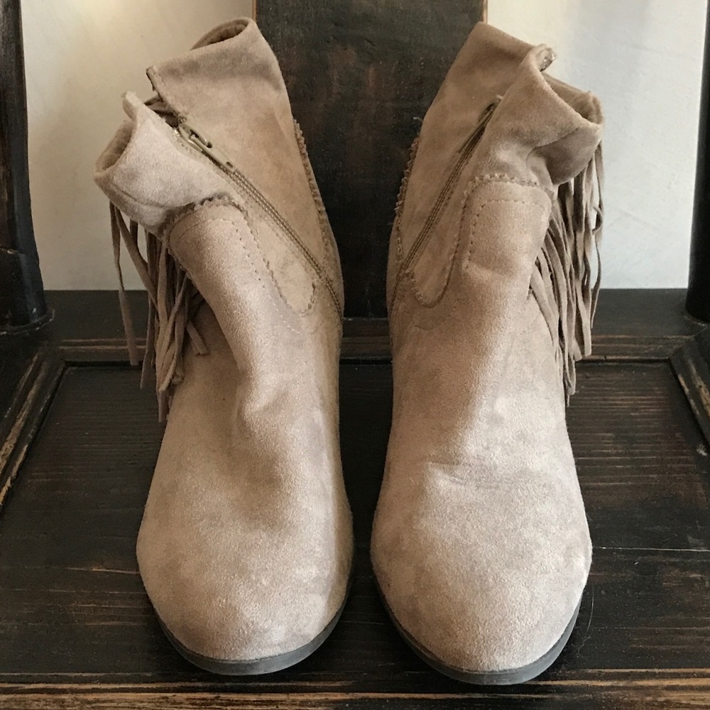 Suede tan booties