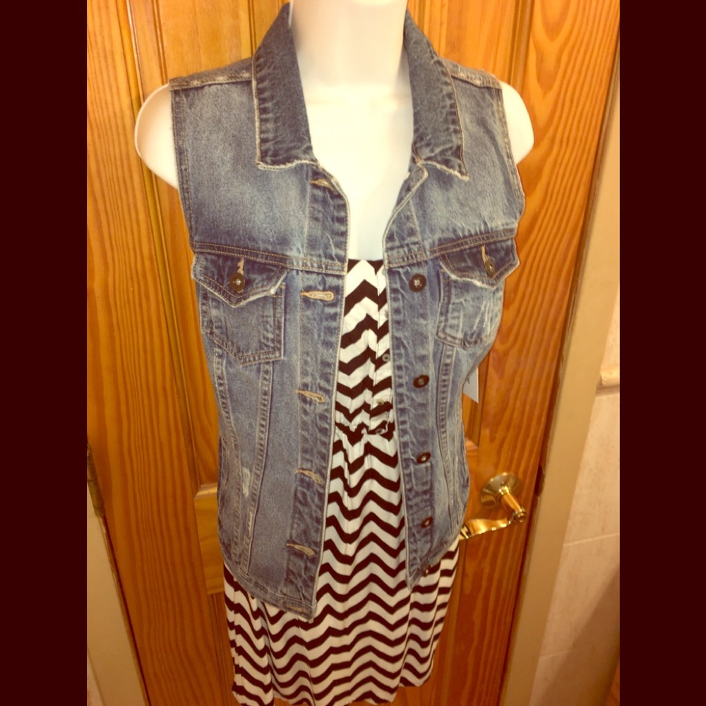 Brand New JustFab Denim Vest (So cute) SZ S