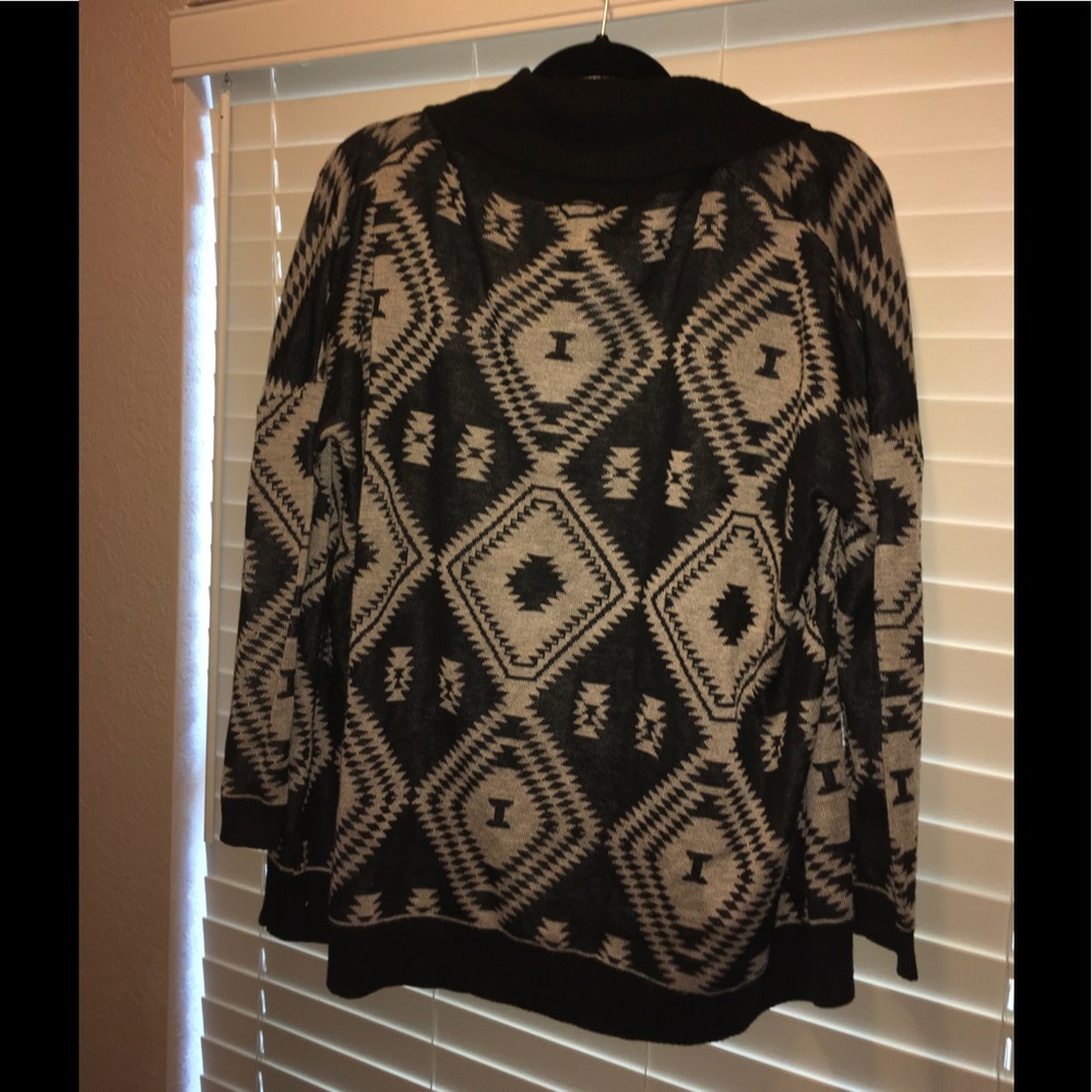 Cardigan - Picture 2 of 5