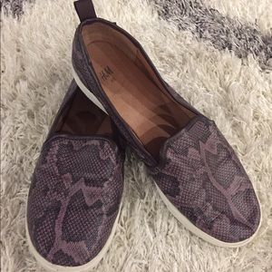 Python print slip on sneaker.