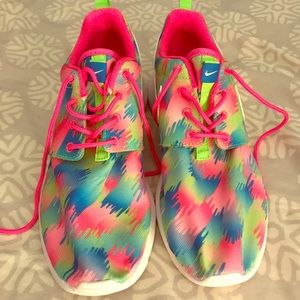 Brand New Nike Roshe One Print