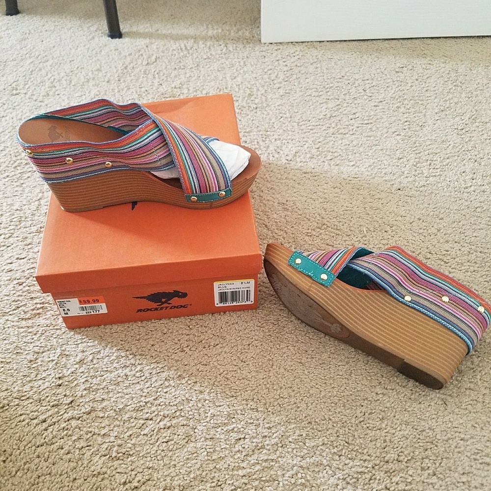 Multicolored open toe wedges