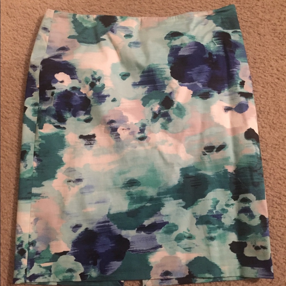 White House Black Market skirt