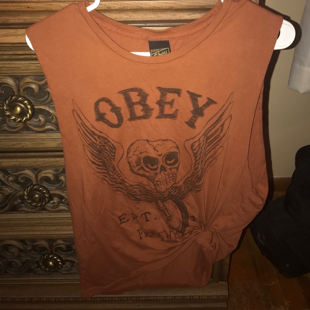 Graphic muscle tank top