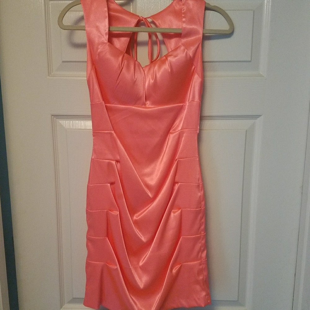 Beautiful party dress!!