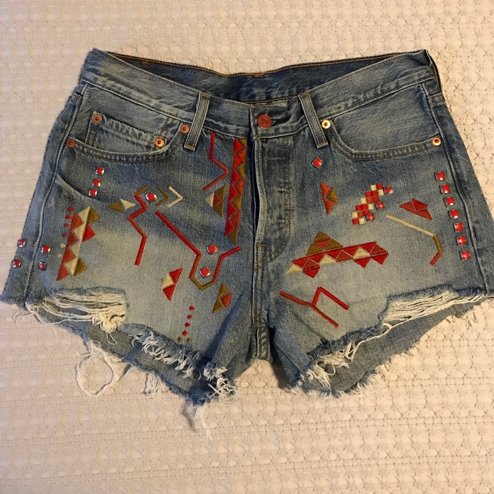 RARE Levi's cut off studded shorts from Germany 28