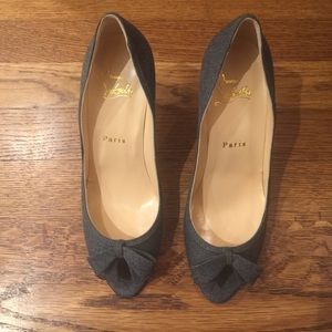 NEW - Christian Louboutin Heels - Bows - Size 7