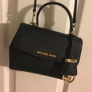 Black Michael Kors Crossbody Purse