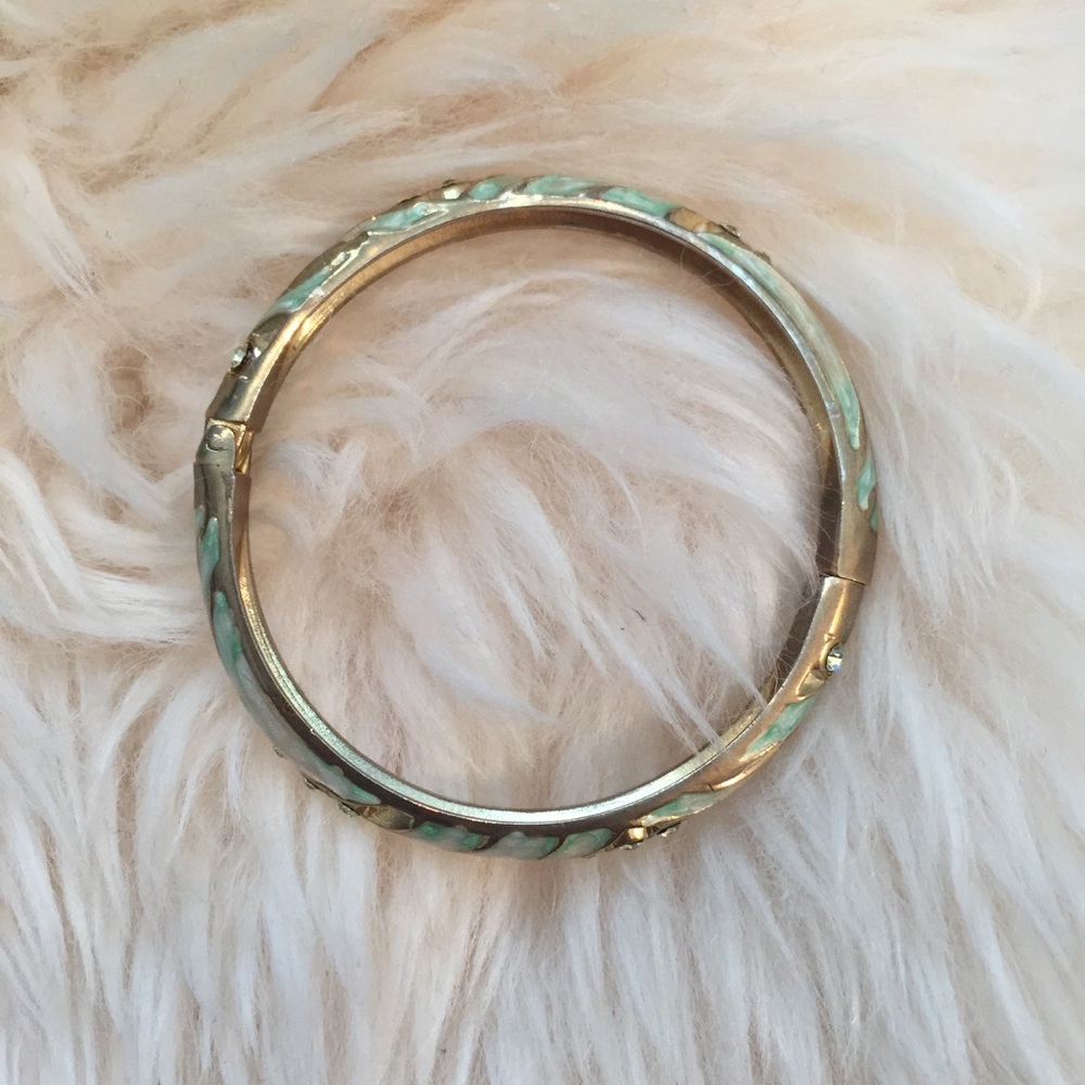 Super cute turquoise, gold, & dimond single bangle