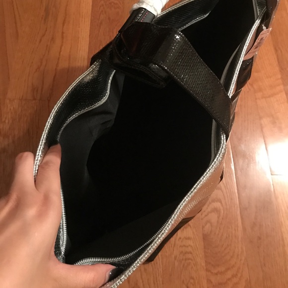 [BUNDLE UP🎉🎉] Victoria's Secret Bag - Picture 2 of 5