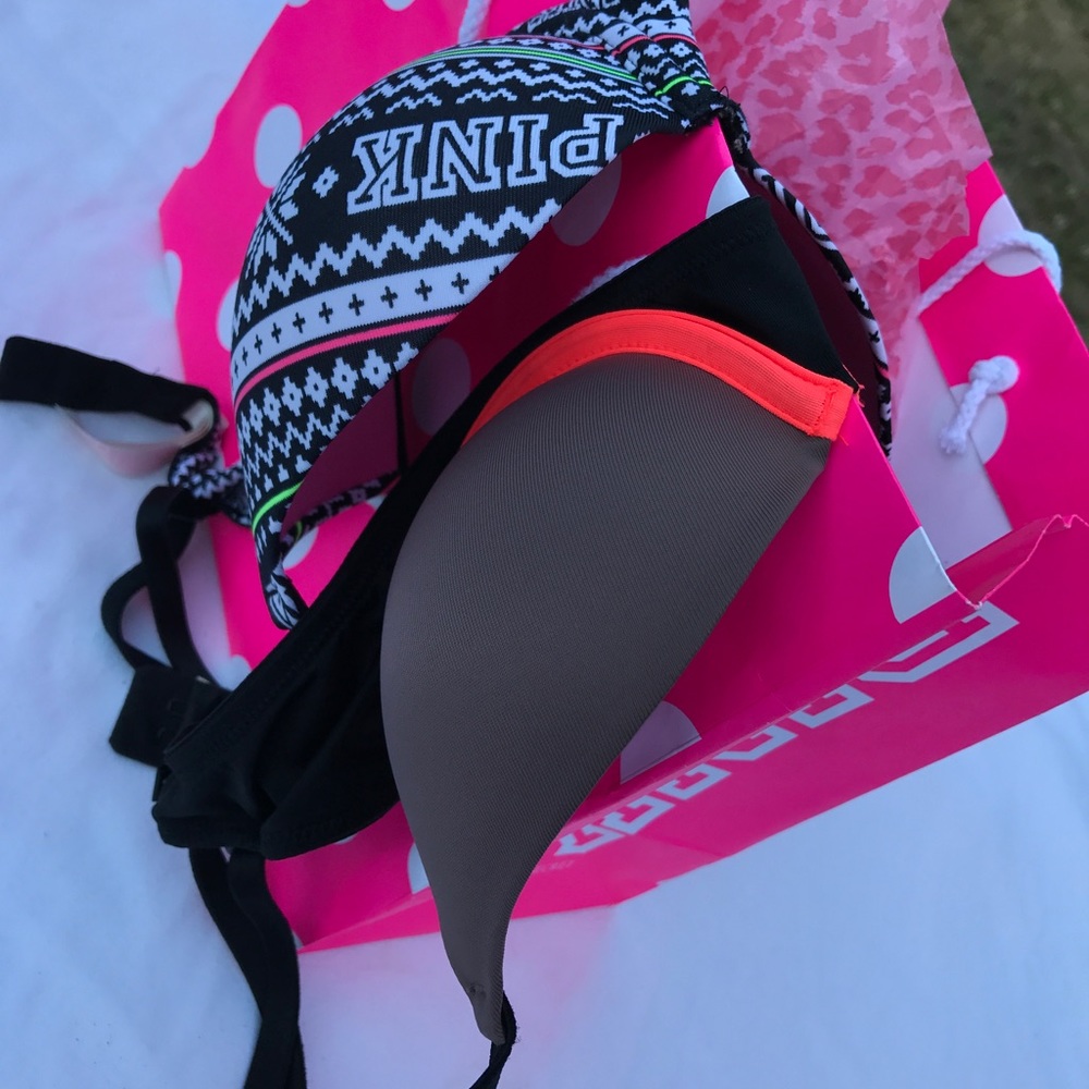 Victoria's Secret Pink Bras - Picture 2 of 7