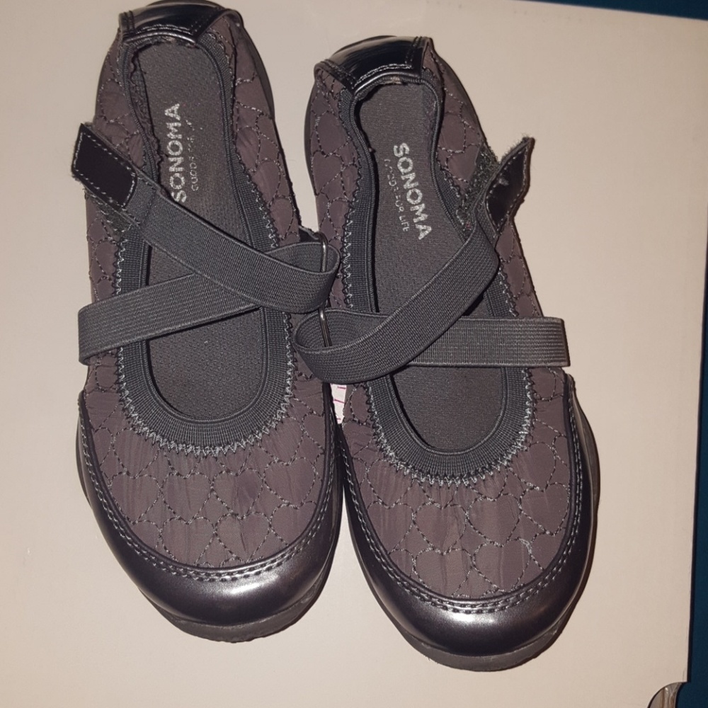 Shoes/flats