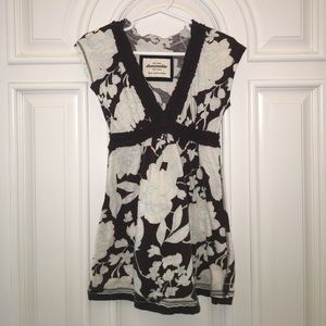 Abercrombie floral tee