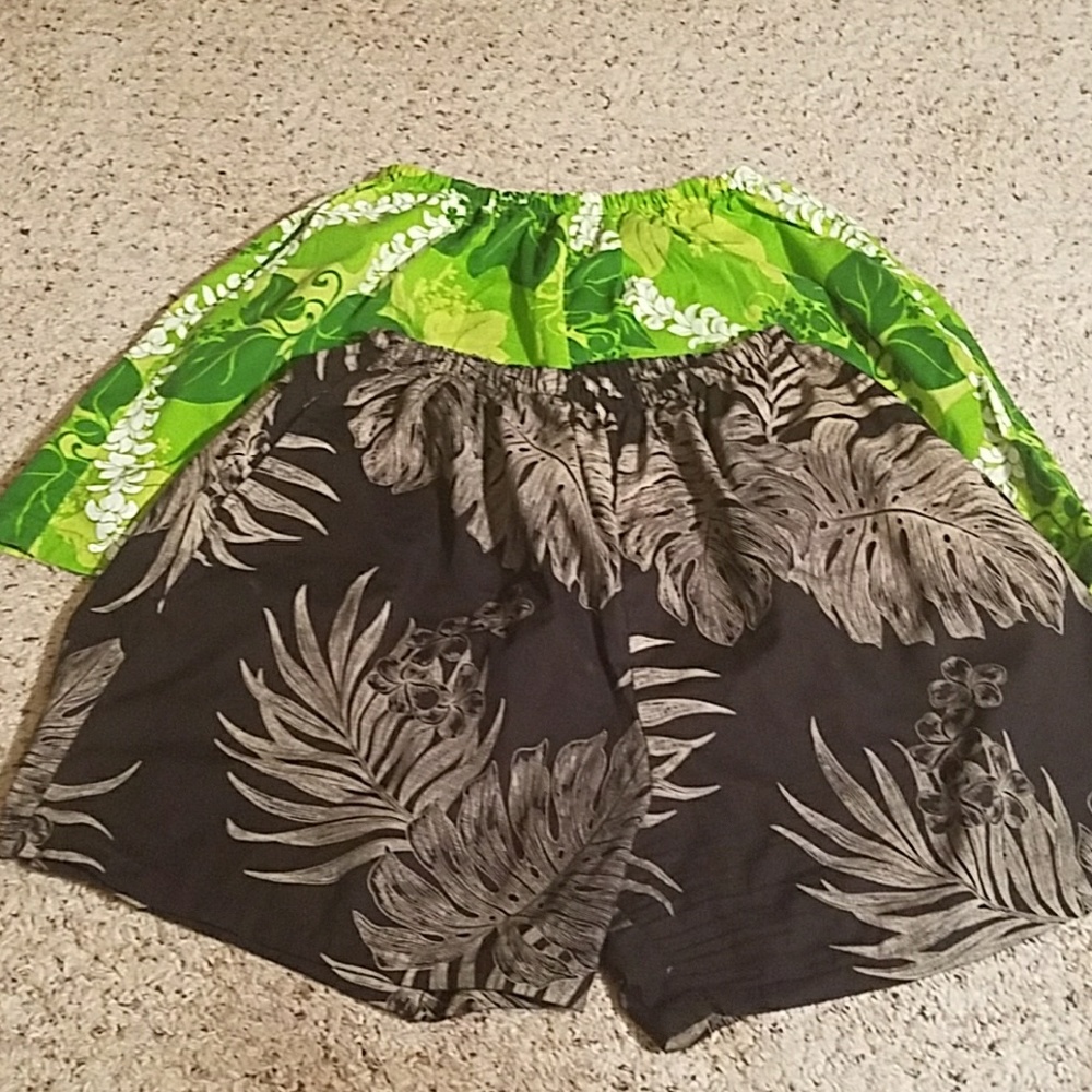 Pair of authentic Royal Creations 2xl shorts from Oahu Hilo Hattie's